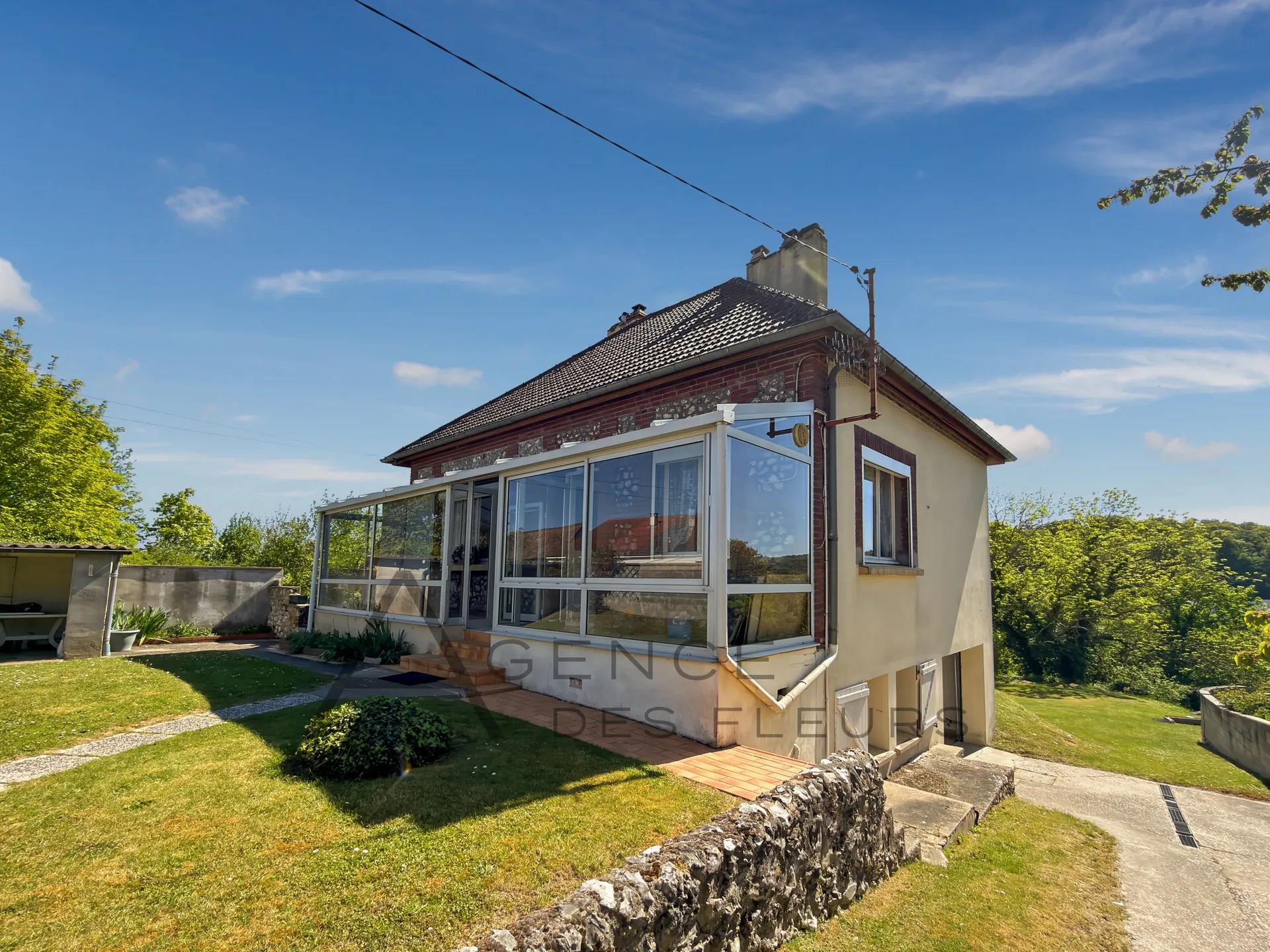À vendre, joli pavillon sur sous-sol de 59m² sur un terrain de 2670m² situé à ELBEUF 76500