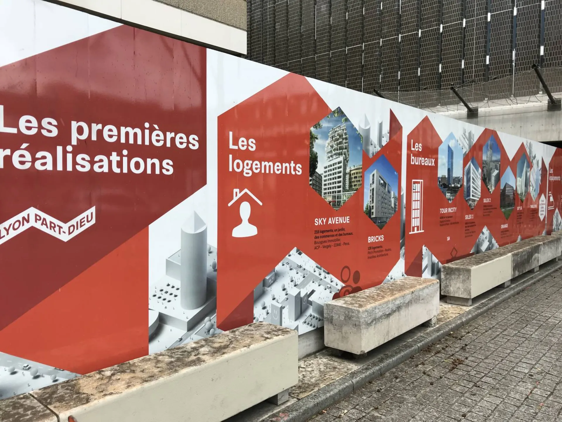 Fabrication et pose de signalétique de chantier à Lyon dans la région Rhône-Alpes