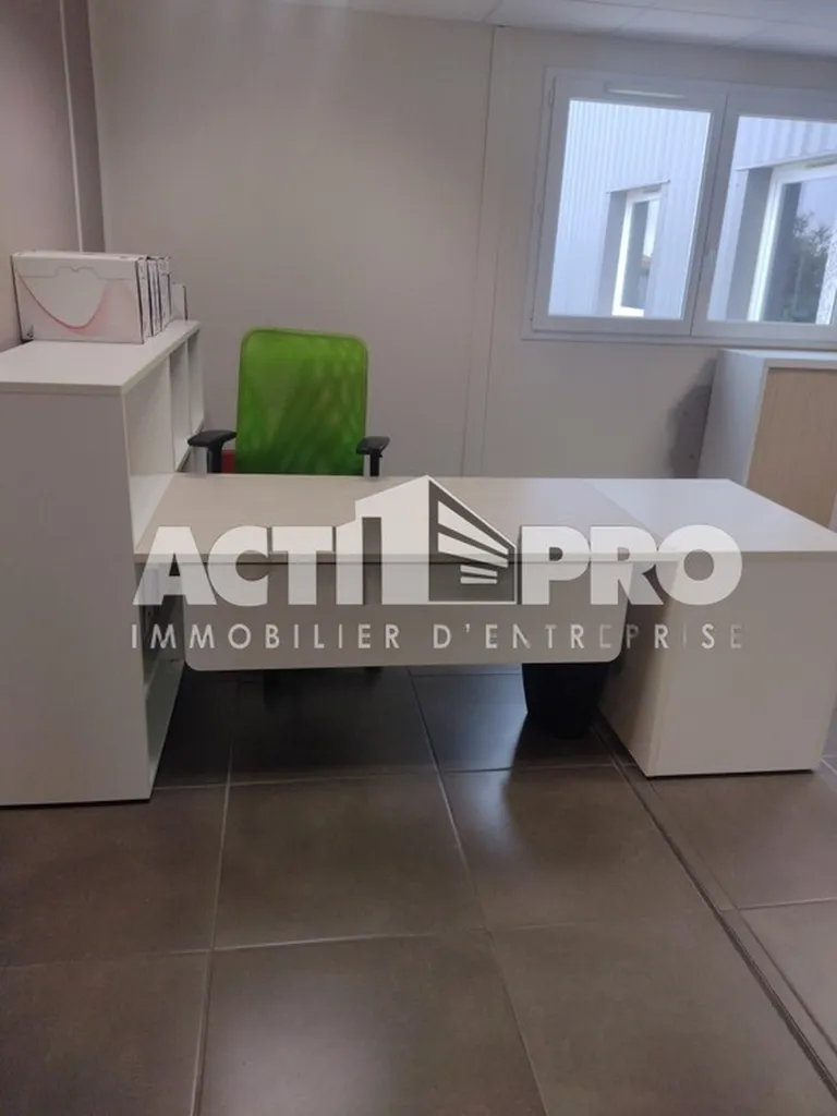 BUREAUX A LOUER 155M², CLIMATISES, MEUBLES, CHARGES COMPRISES DANS LE LOYER, UNE DIZAINE DE BUREAUX, SURFACE MODULABLE A PERPIGNAN PYRENEES-ORIENTALES OCCITANIE.