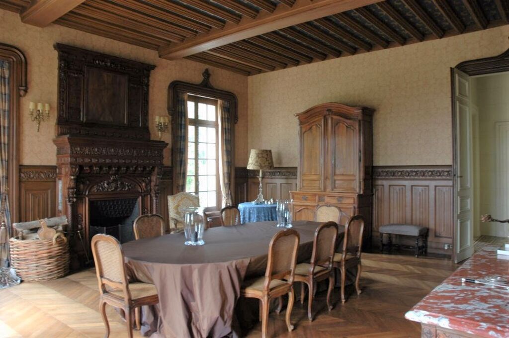 CHÂTEAU DU XVIème SIECLE LYONS-LA-FORET, Eure 27480
