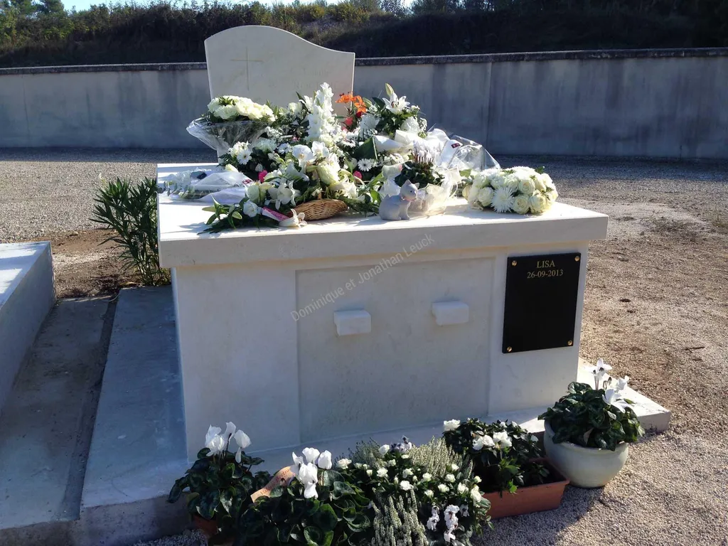 Habillage d'un monument funéraire