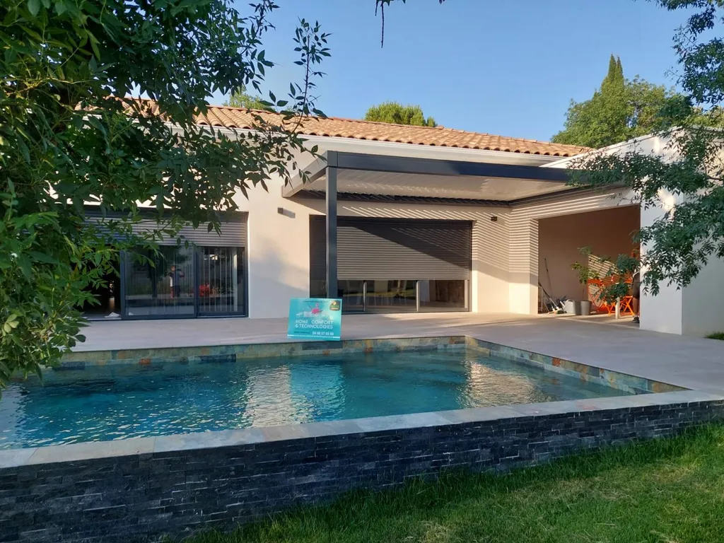 Installation d'une pergola avec lames orientables près de Montpellier sur la commune de Cournonterral