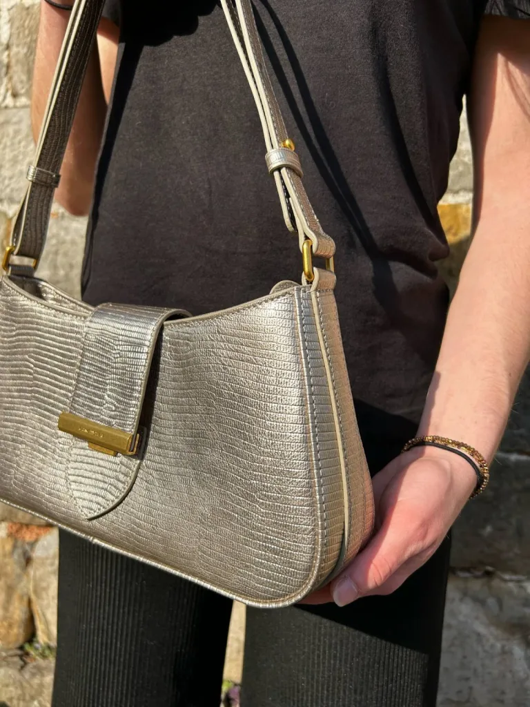 Sac Lancaster cuir disponible chez Evasion Eu