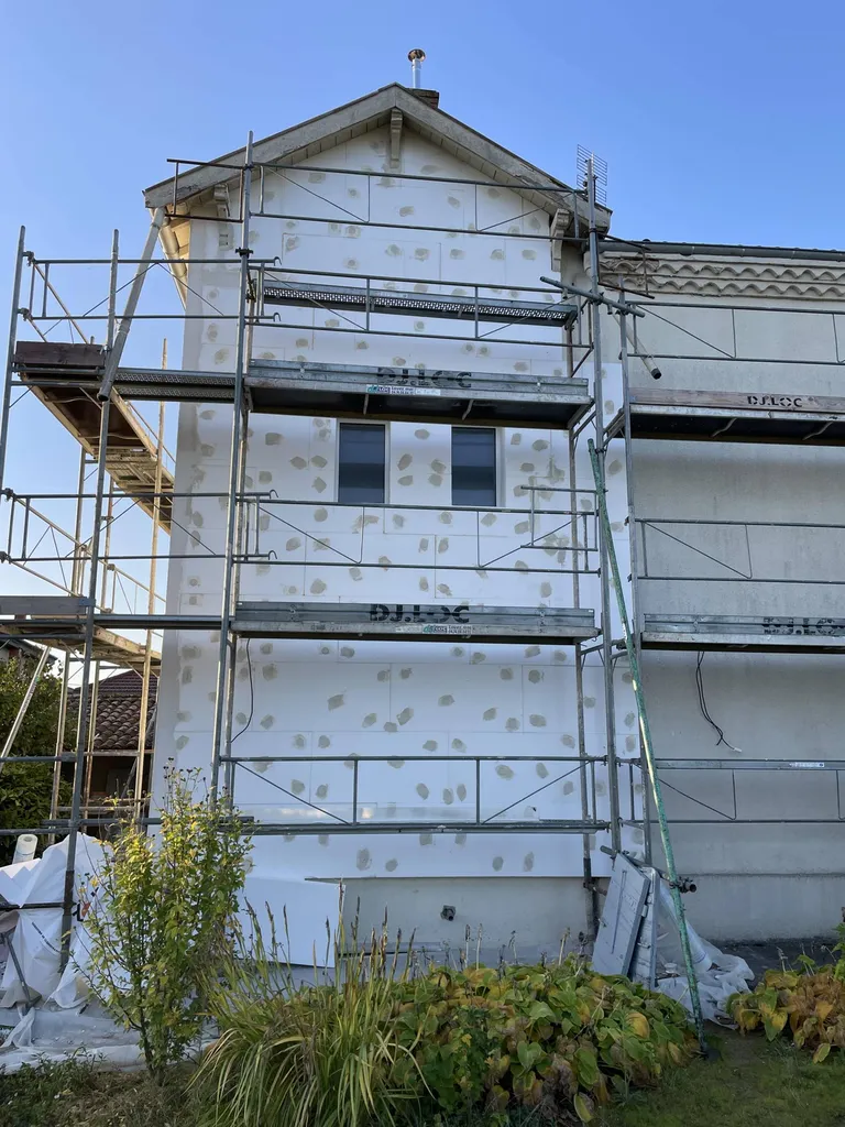 Economies d'énergie grâce à l'isolation thermique extérieure à Belleville en Beaujolais près de Villefranche sur Saône (69)