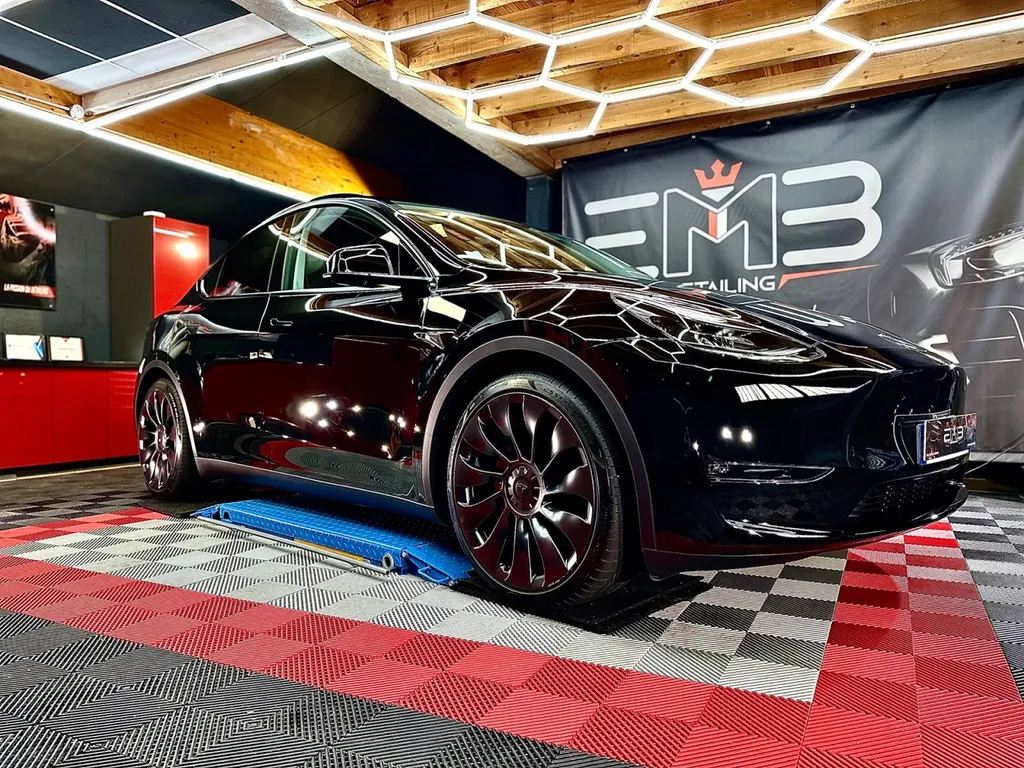 Protection carrosserie PPF Lyon plus traitement céramique carrosserie Tesla model Y Perf 