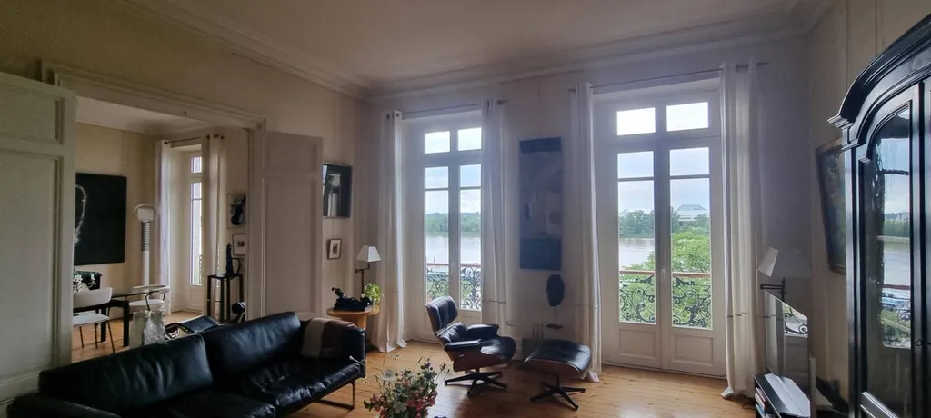 Rénovation sur Bordeaux par Aquit'M avec la pose de menuiseries Bois