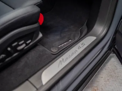Protection carrosserie efficace sur Porsche Macan 4S assurée par Gloss Obsession à Lorient.
