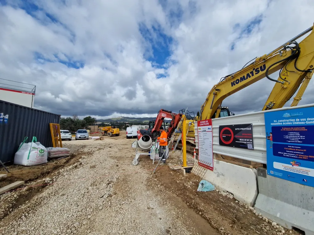 Installation d’une caméra time lapse 4K UHD IP65 avec panneau solaire 10W et microSD 256 Go à Marseille 13e 13013
