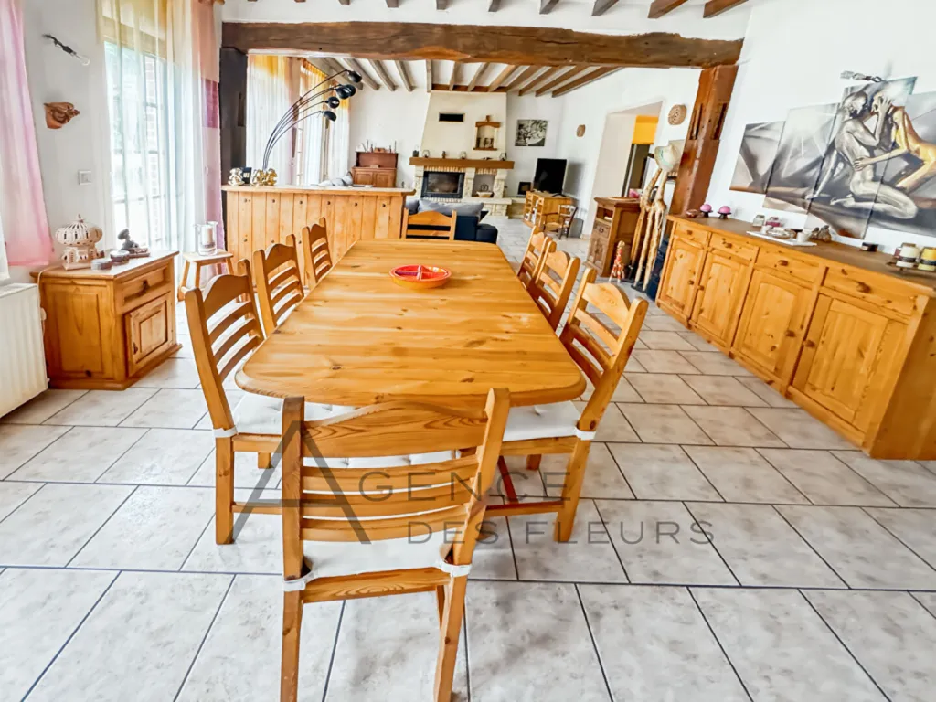 A vendre maison de 145 m² édifiée sur 2400 m² de terrain sur la commune de LE BEC THOMAS 27370