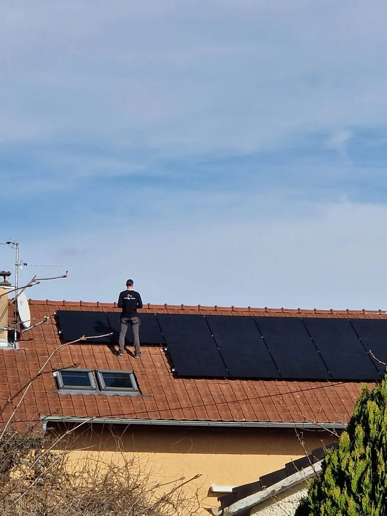 Réalisation : Installation de Panneaux Photovoltaïques à Prévessin Moëns Pays de Gex en DualSun avec micro onduleur Enphase