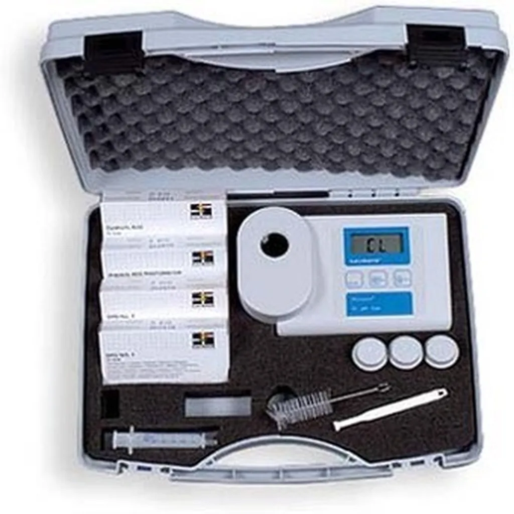 Photomètre testeur Chlore, pH, Stabilisant pour l'analyse de l'eau piscine LOVIBOND PC 03 et PC 05