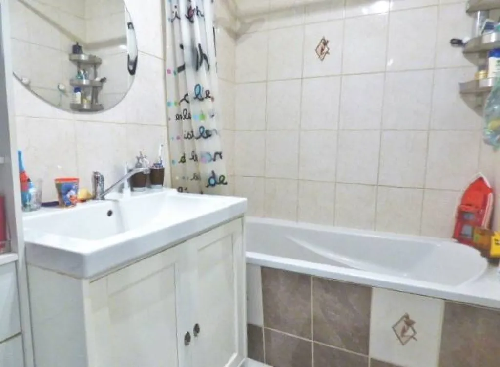 A acheter maison jumelée proche commerces et écoles proche oissel 76