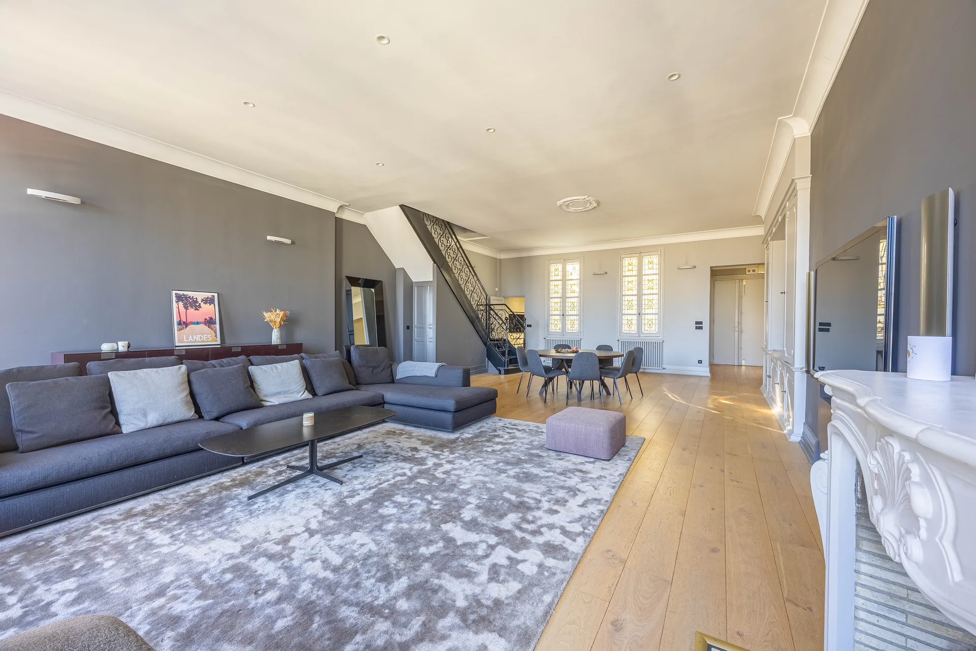 Superbe appartement en duplex au dernier étage avec terrasse, Place de la Comédie Bordeaux