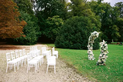 Our wedding and event planner agency specializes in organizing chic and romantic bespoke destination weddings in Bordeaux