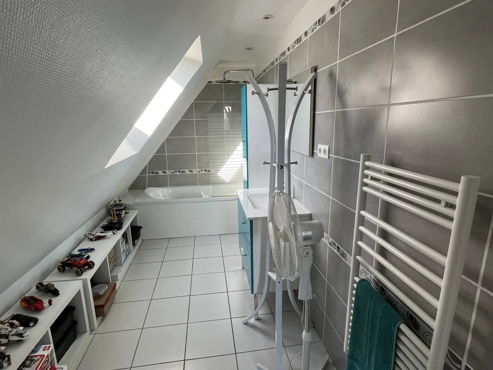 Exclusivité ! A vendre à St Arnoult : Maison en bon état général avec 3 chambres