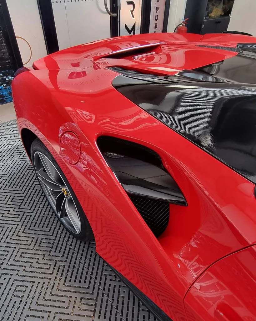 Personnalisation Ferrari 488 spider