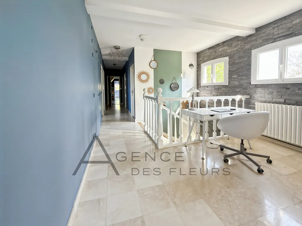 A vendre maison de 185 m² édifiée sur un terrain de 3249 m² située dans la commune ST PIERRE DES FLEURS 27370