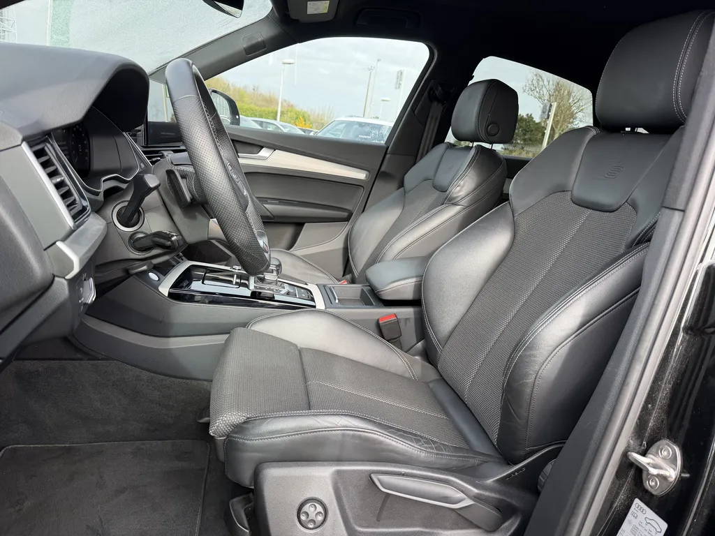 Audi Q5 Sportback d'occasion à vendre proche du Havre : SUV hybride S-Line performant chez Caudebec Automobiles Normandie