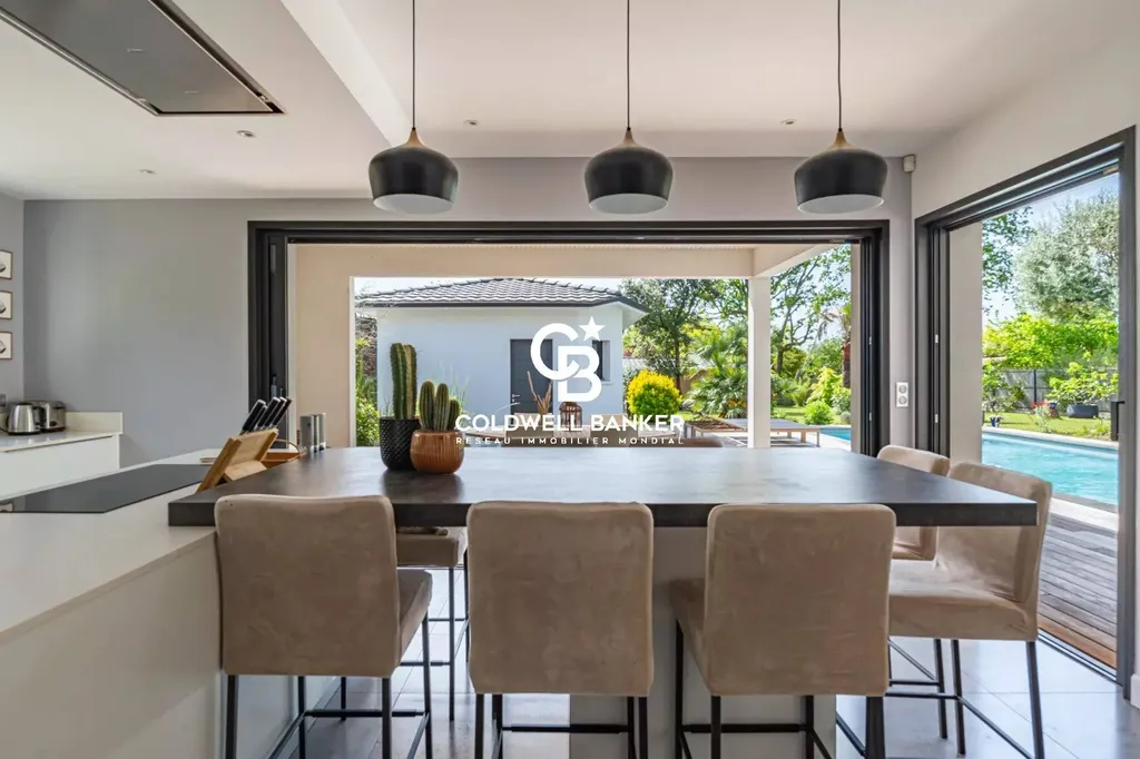 Maison à vendre Gradignan - villa contemporaine 4 chambres, avec piscine et grand terrain