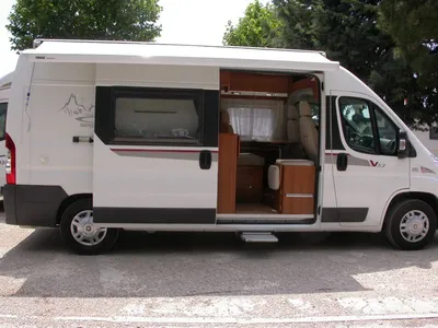 RAPIDO VAN 53 AVEC STORE EXTERIEUR A SALON DE PROVENCE 13300