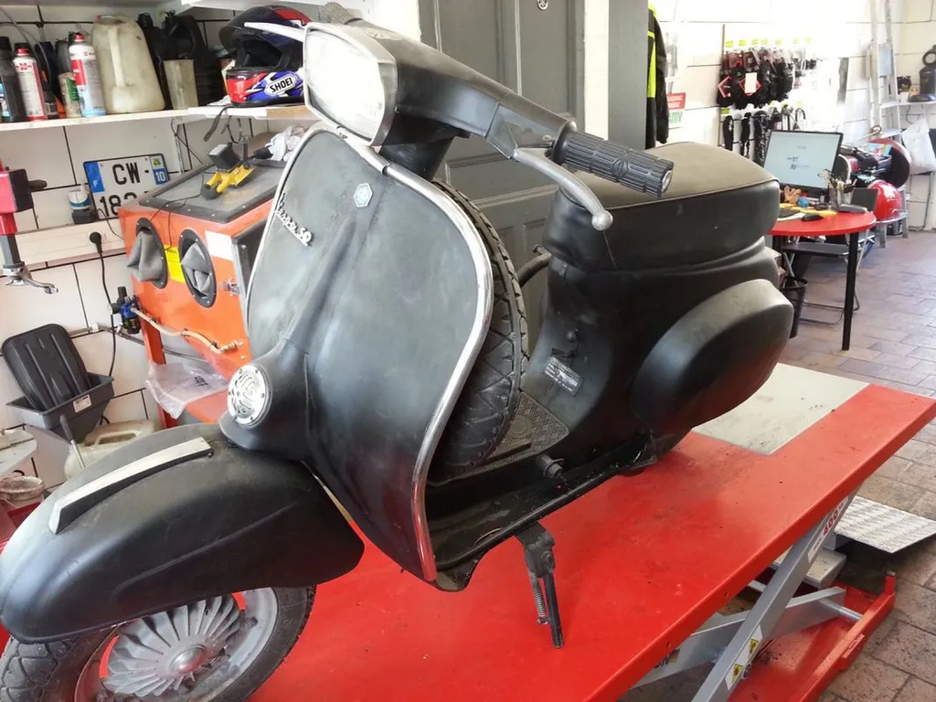 VESPA 50 1970 LA SEYNE SUR MER