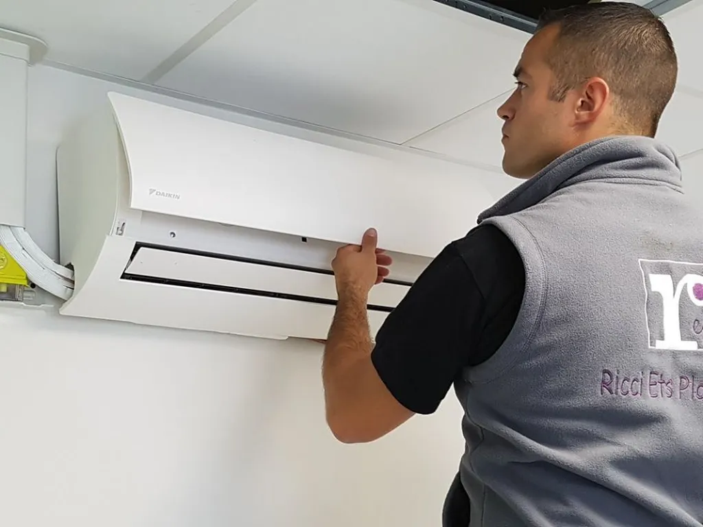 installation de climatisation Daikin pour maison et immeubles  Lyon