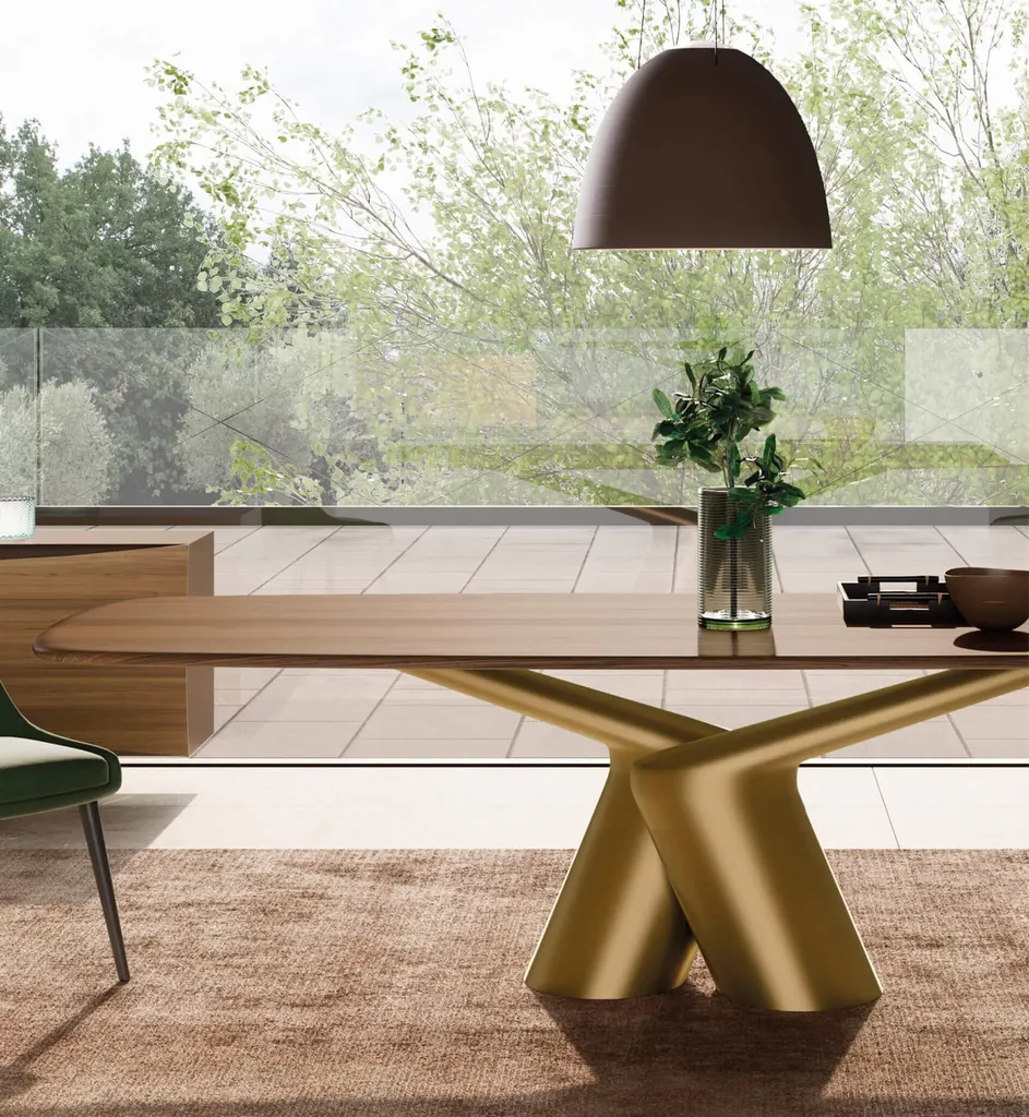 Photo d'une table à manger moderne de fabrication italienne à l'achat près de Six Fours dans le 83