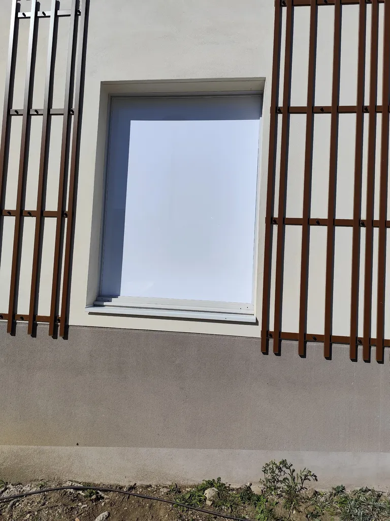 OCCULTATION AVEC FILMS OPAQUE BLANC TOTALE SUR BAIES VITRÉES ET FENÊTRES POUR MAISON DE RETRAITE A MARSEILLE BOUCHES DU RHÔNE 13
