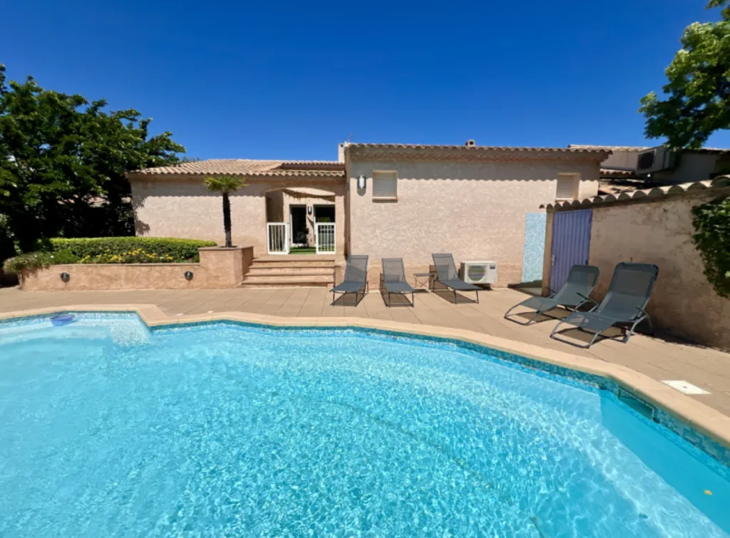 Villa 6 pièce(s) 5 chambre(s) 135 m² Les Issambres (83380)