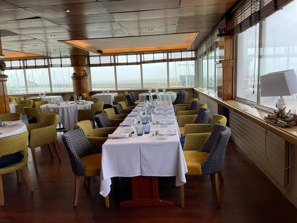 Réserver une table de 12 personnes au Havre 76