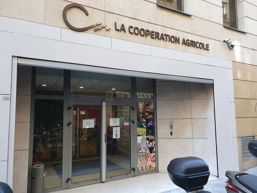 Enseigniste à Paris pour la fabrication d'enseigne professionnelle non lumineuse