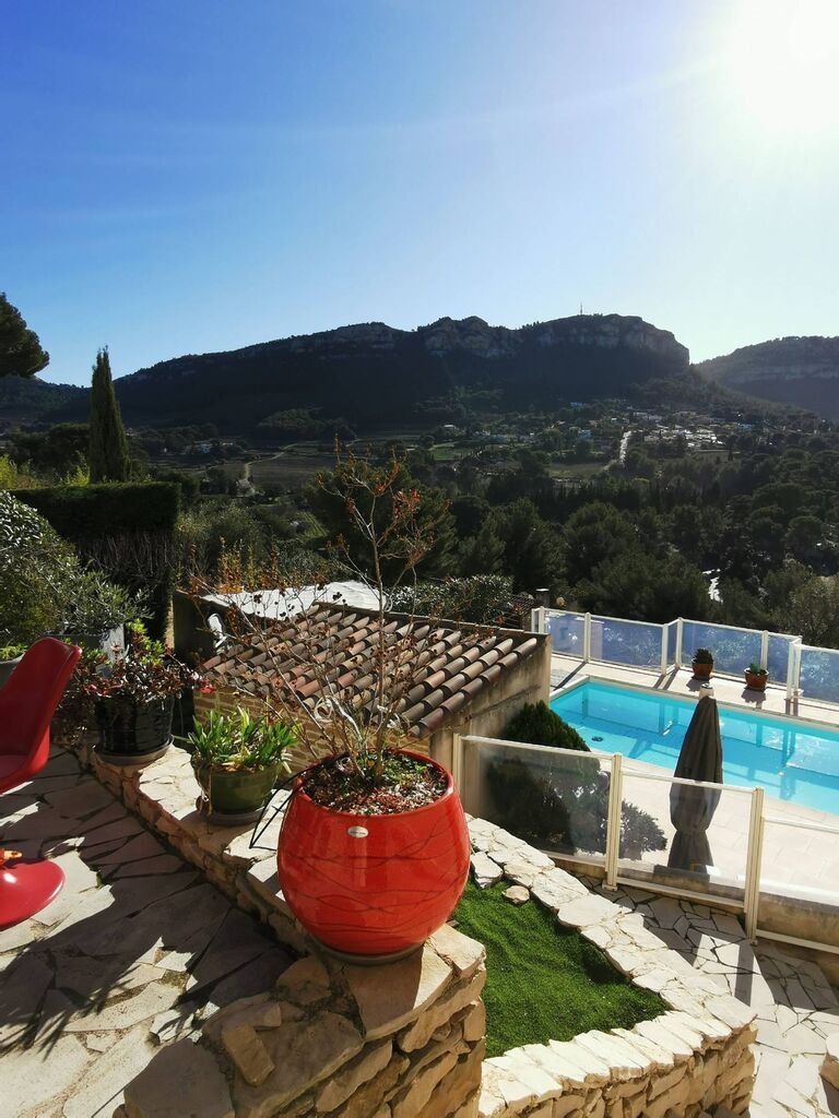 A vendre maison familiale Cassis bénéficiant d'une vue mer et Cap Canaille