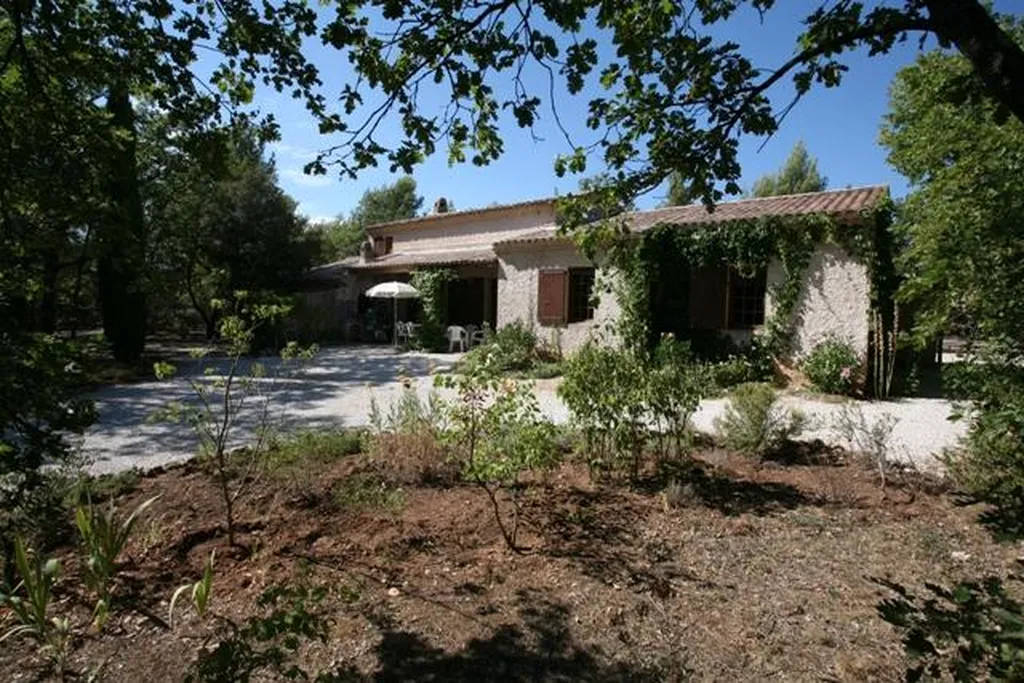 Villa à vendre proche des Monts de Vaucluse, 3 chambres