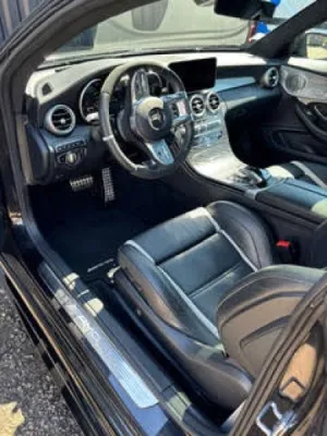 Remise à neuf d'une Mercedes C63 AMG – Nettoyage intérieur/exterieur haut de gamme