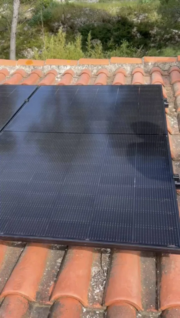 Pose de 6 panneaux solaires Dualsun 500W sur une maison à Marseille dès 5 990€