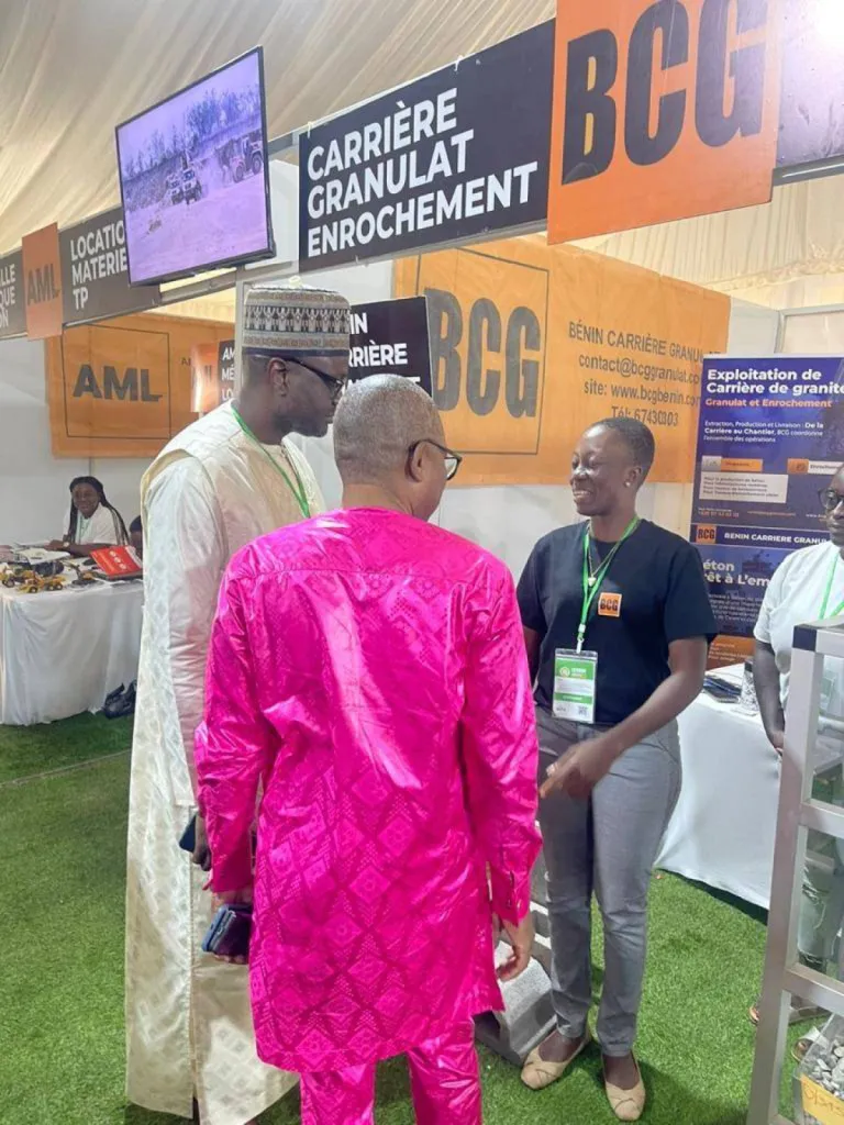 La délégation ministérielle et le service commercial BCG en plein entretien sur nos concassés.