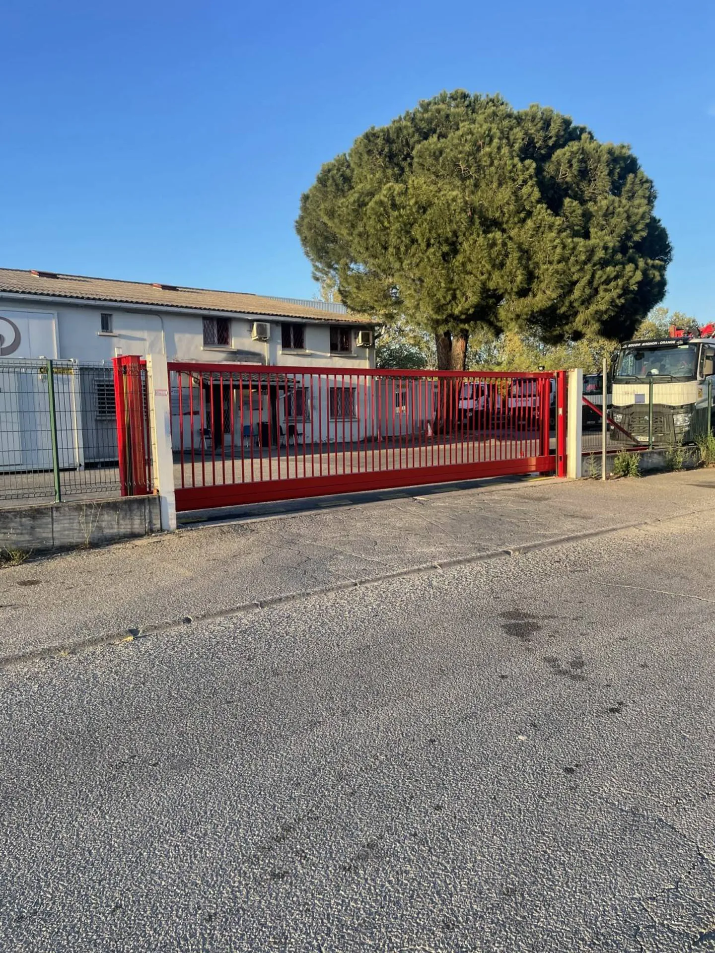 portail auto portant motorisé de 8.5ml x 2mh avignon