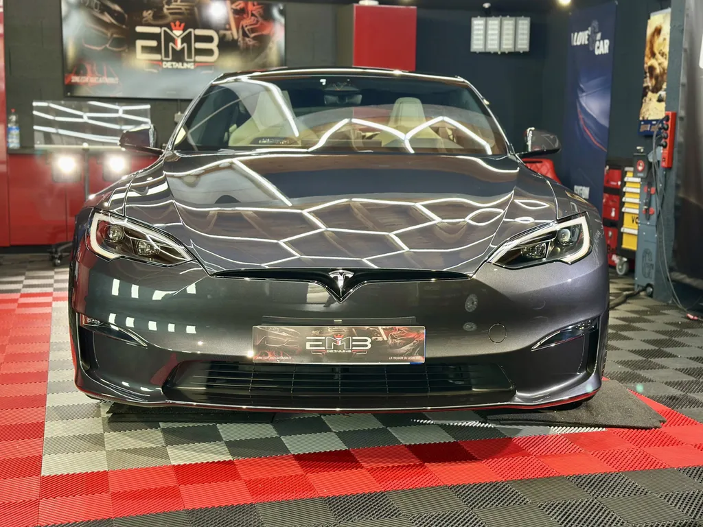 spécialiste du traitement ceramqiue Tesla sur lyon