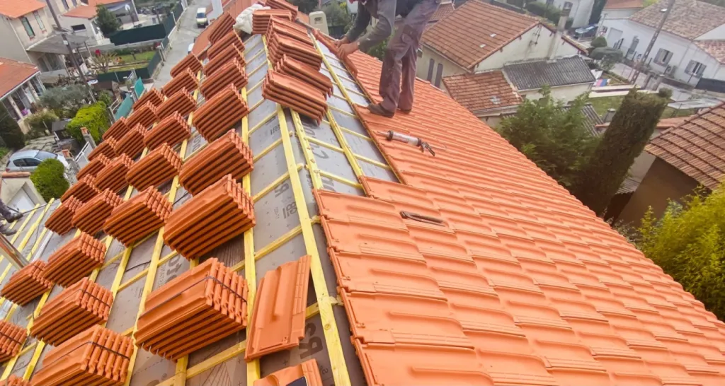 pose de tuiles plates près de martigues