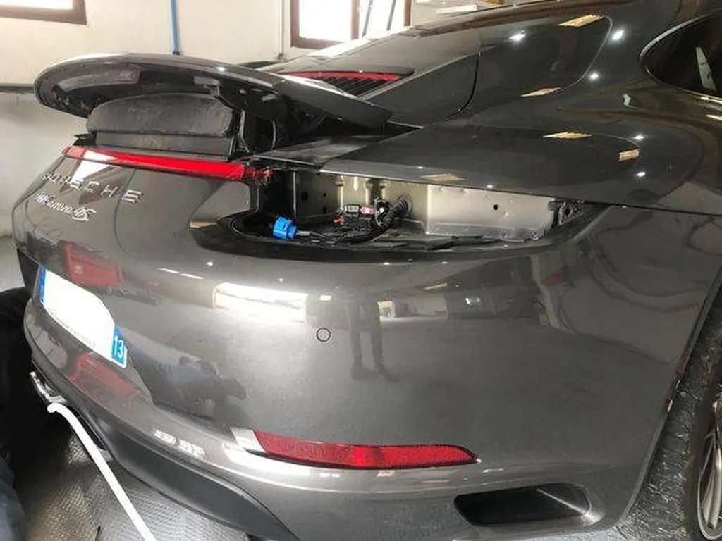 Réparation du Pare choc Arrière Porsche 991 Carrera 4S  à Carnoux en provence