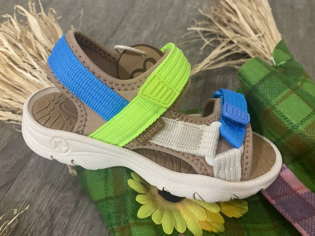 sandale plage pour enfants près de Saint André de Cubzac