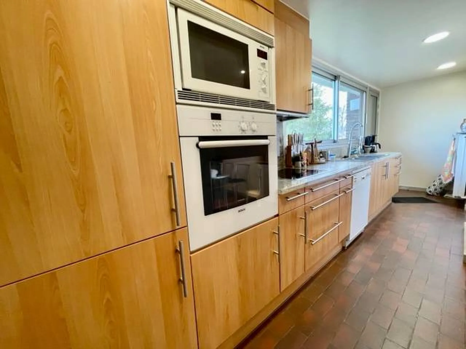 A saisir magnifique maison plain-pied de 220 m² sur un terrain de 1890 m² avec piscine commune de ST AUBIN LES ELBEUF 76410