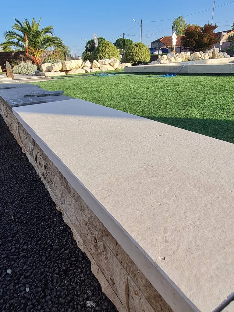 Ou trouver des margelles en combe brune roche 