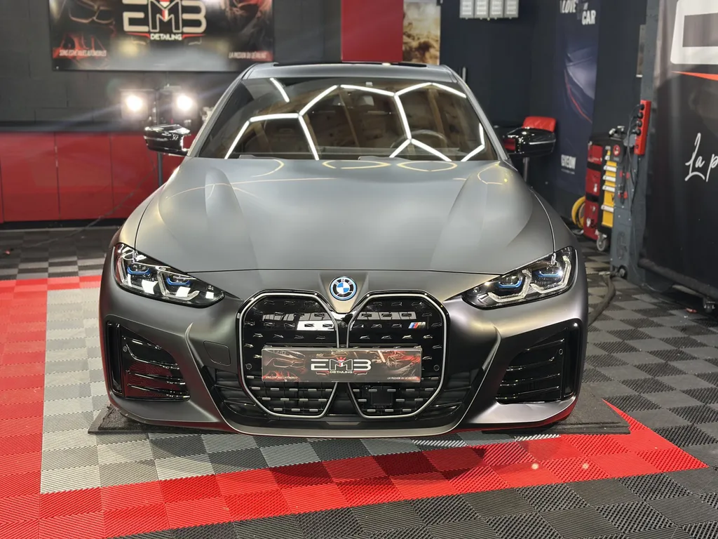 Pose de PPF « full-wrap » sur BMW i4 mate – EMB Detailing à Vaugneray, Lyon Ouest & Région