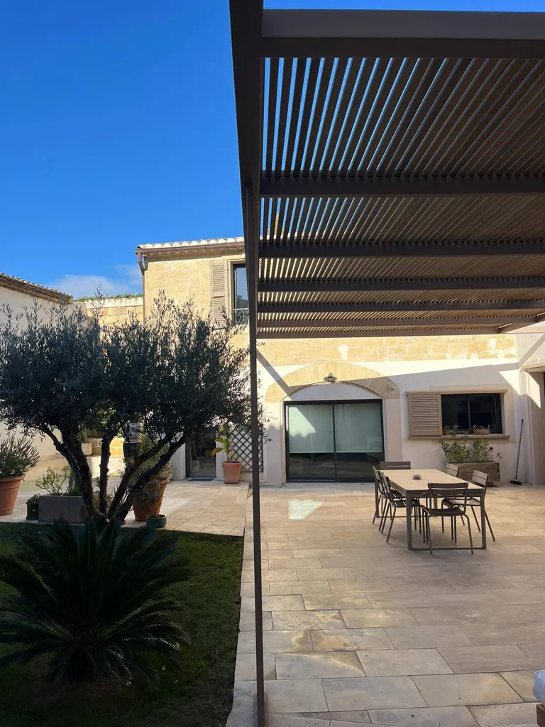 Pergola sur mesure bois et acier Aix-en-Provence