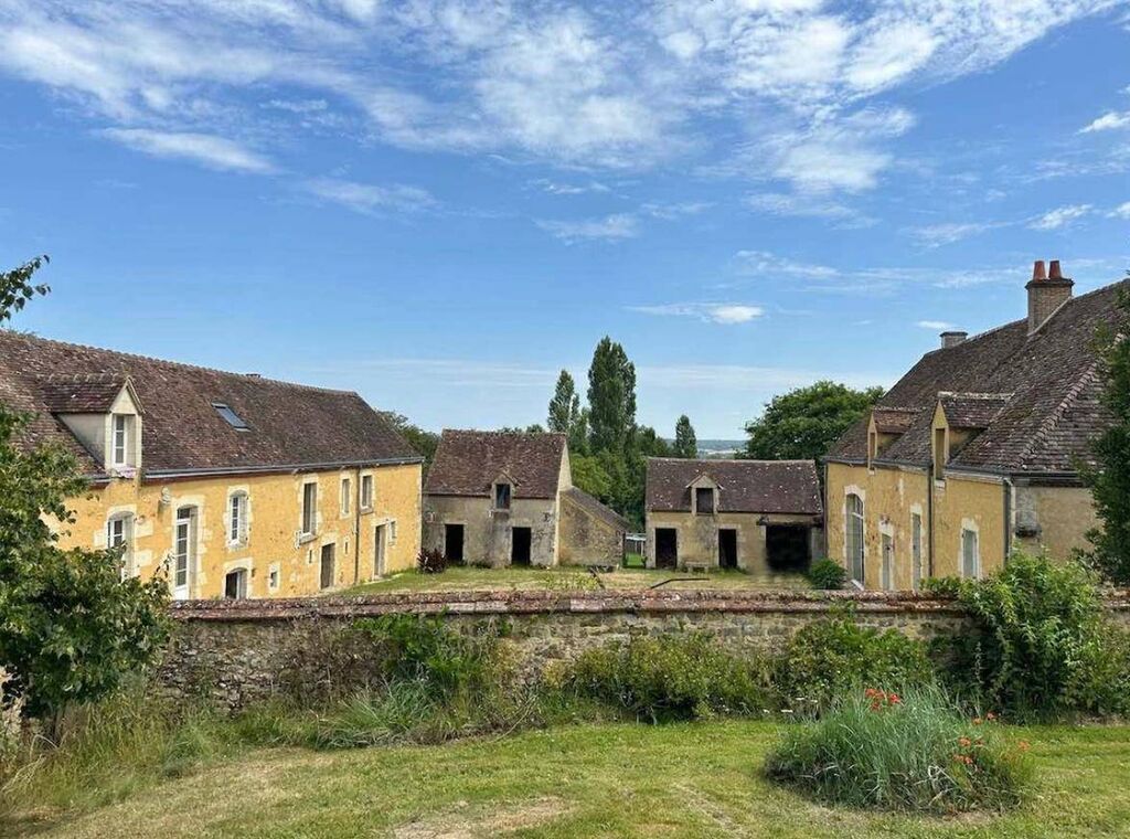 A acquérir, structure équestre située au calme de la campagne dans un environnement préservé, d'une surface de 10 ha groupé