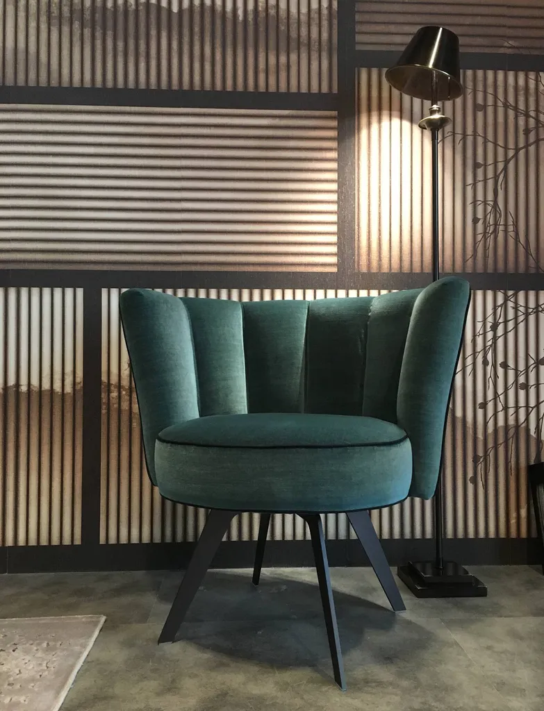 Fauteuil art déco de table ou de salon en forme de coquillage hyères 83 vers La Londe