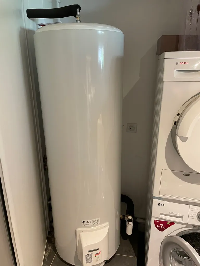 Plombier saint martin en haut à côté de la ville de Duerne, pour une fuite sur un chauffe-eau percé de 300 litres dans le garage 