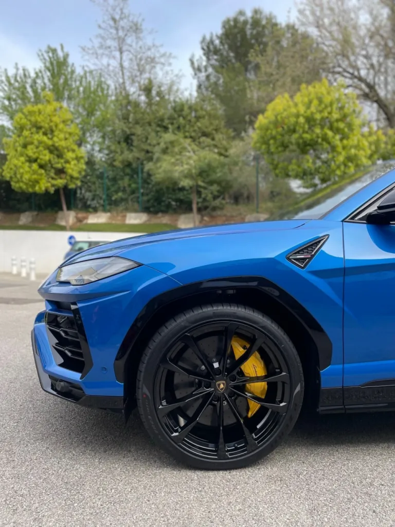 Polissage Lamborghini Urus à Cannes sur la Côte d’Azur