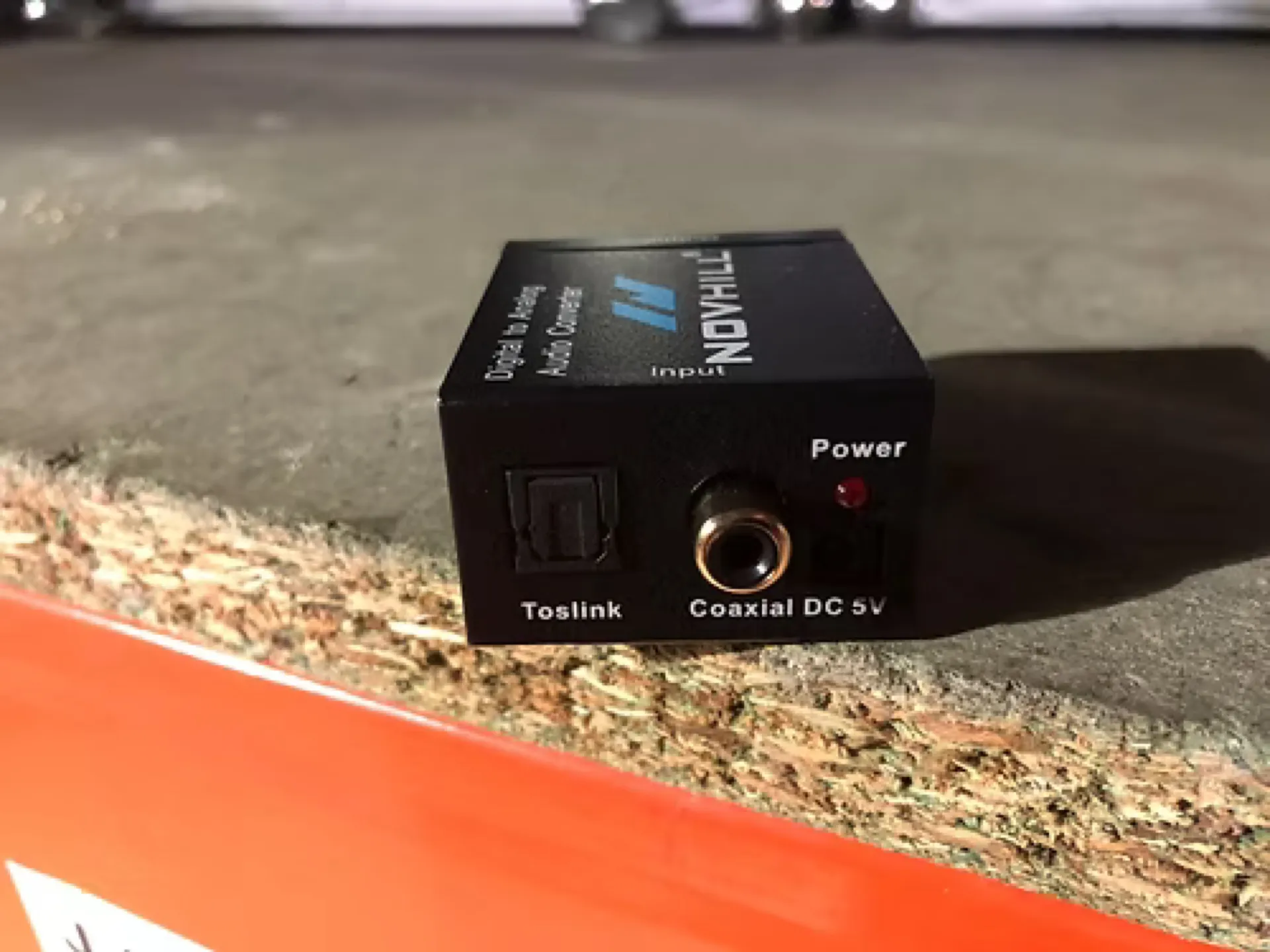 CONVERTISSEUR AUDIO NUMERIQUE OPTIQUE-COAX